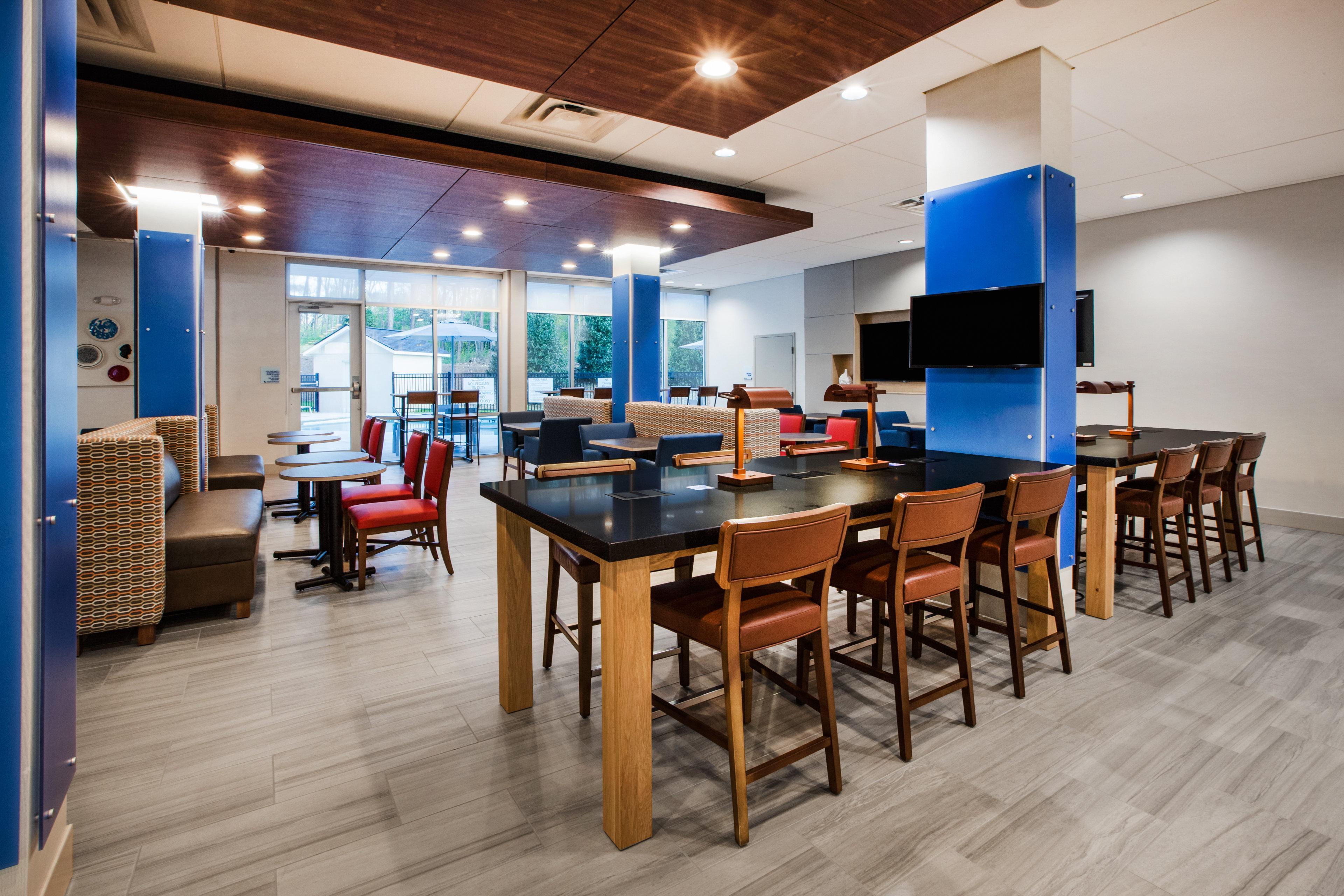 Holiday Inn Express & Suites Atlanta N - Woodstock By Ihg Exterior foto